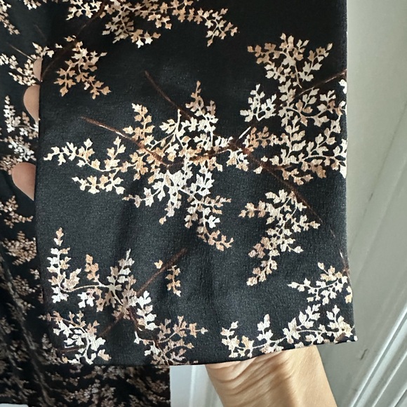 NWT Vince Brand Black and Cream Floral Long Sleeve Dress - Size XS - Picture 8 of 15